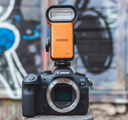 ﻿Is the Godox Godox X3-C Compatible with Canon R8